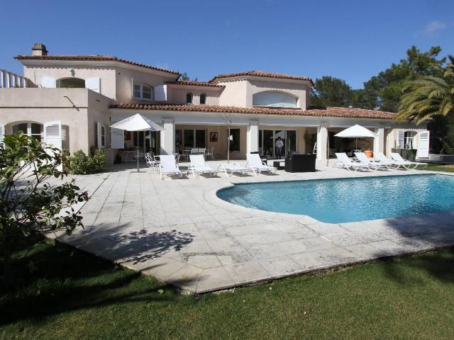Maison 5 pièces 250 m²