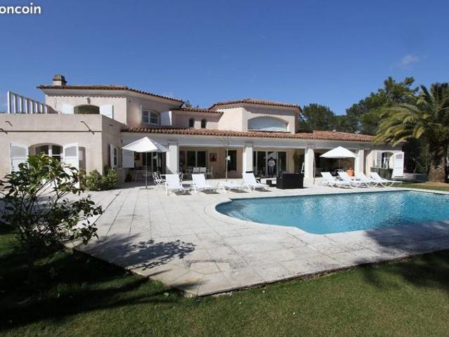 Maison 5 pièces 250 m²