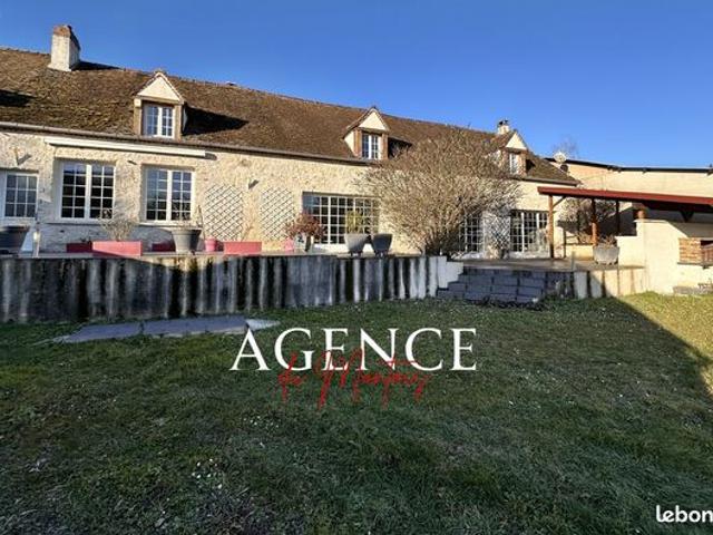 Maison 5 pièces 251 m²