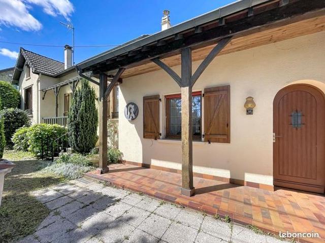 Maison 9 pièces 251 m²