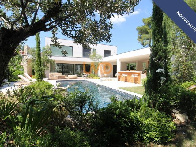 Maison 5 pièces 251 m²