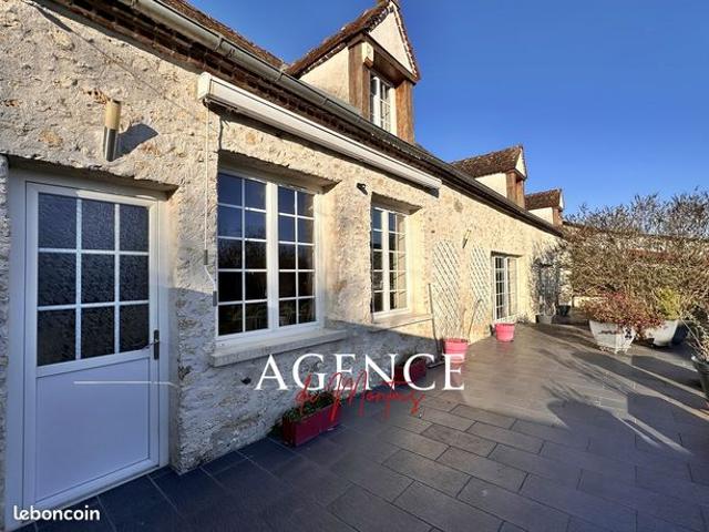 Maison 5 pièces 251 m²