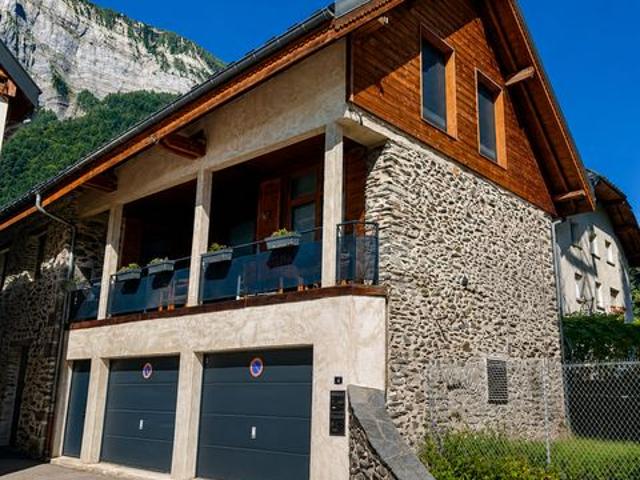 Maison 5 pièces 251 m²