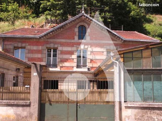 Maison 5 pièces 251 m²
