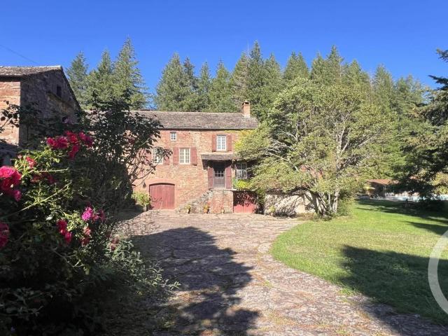 Maison 5 pièces 252 m²