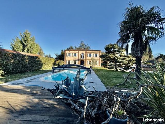 Maison 5 pièces 253 m²