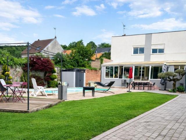 Maison 5 pièces 264 m²