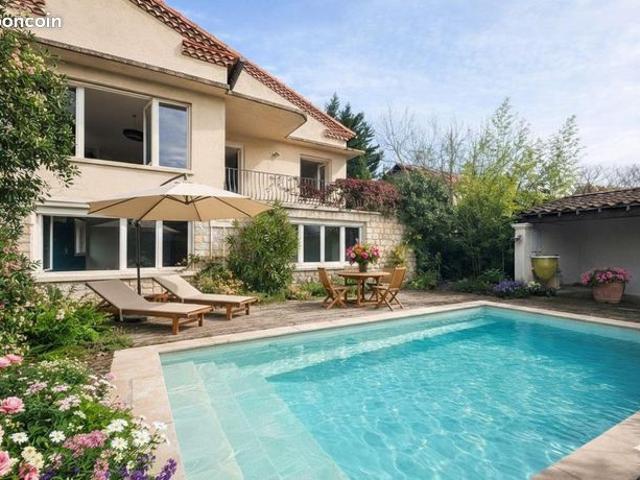 Maison 5 pièces 267 m²