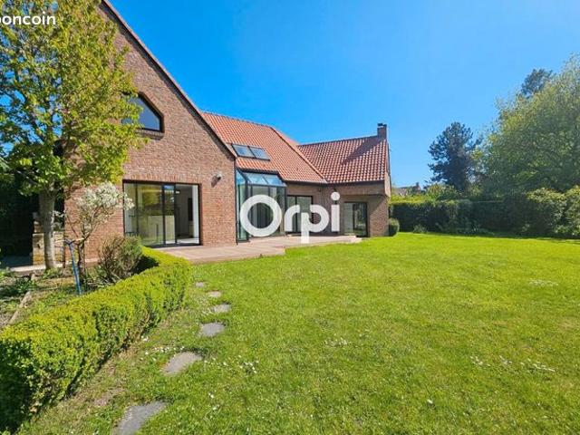 Maison 5 pièces 260 m²