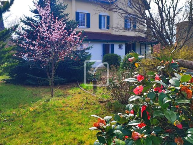 Maison 5 pièces 260 m²