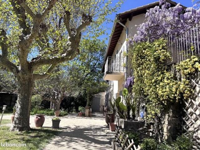 Maison 5 pièces 260 m²