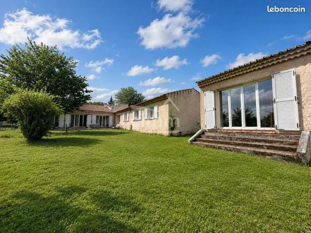 Maison 5 pièces 260 m²