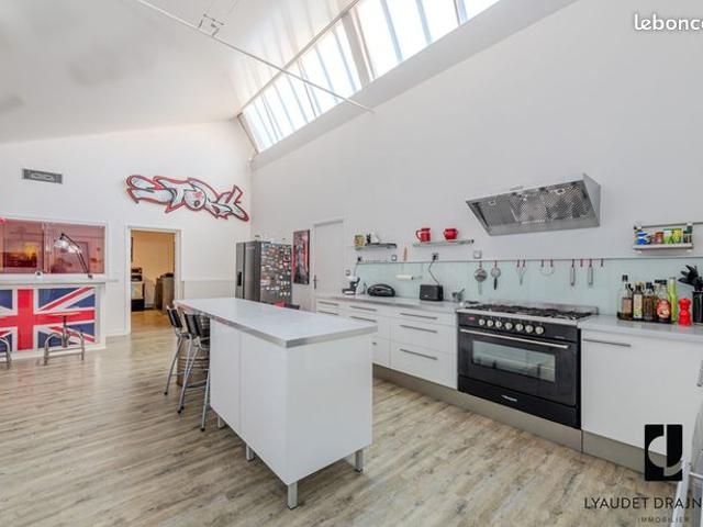 Maison 5 pièces 260 m²