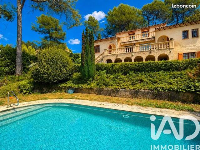Maison 5 pièces 200 m²