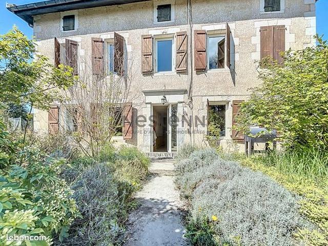 Maison 5 pièces 274 m²