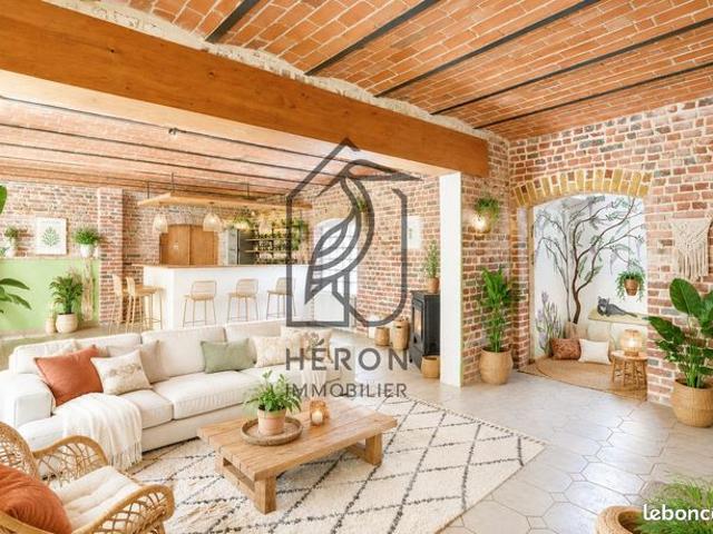 Maison 5 pièces 274 m²