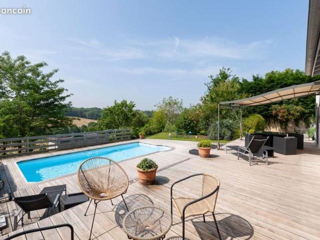 Maison 5 pièces 275 m²