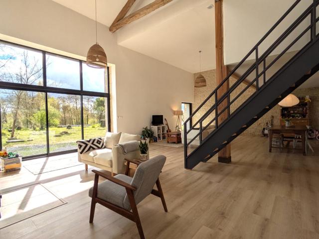 Maison 5 pièces 277 m²
