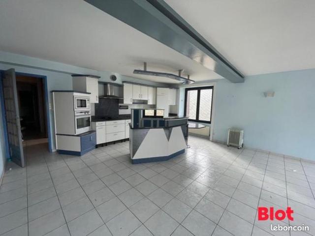 Maison 5 pièces 277 m²