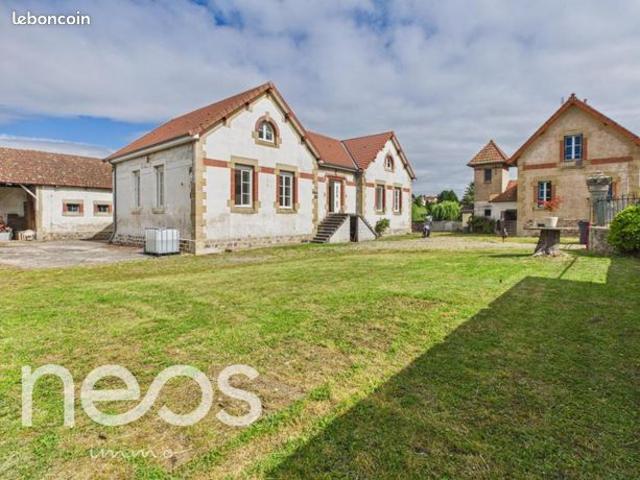 Maison 5 pièces 278 m²