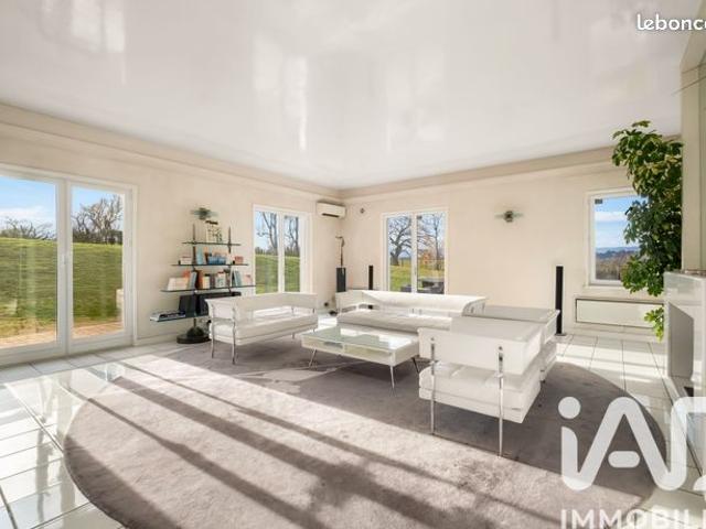 Maison 5 pièces 270 m²