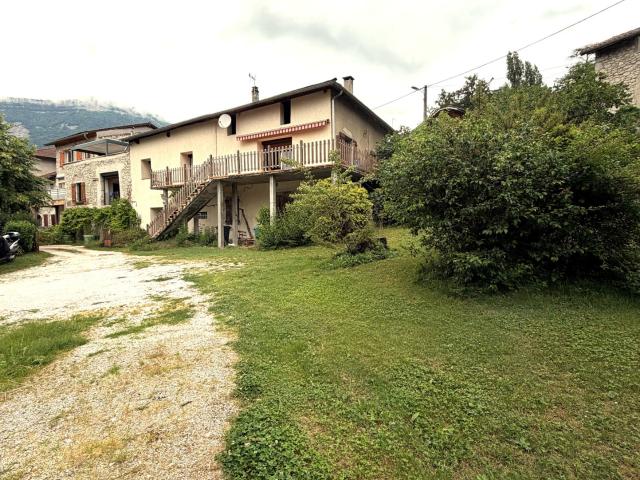 Maison 5 pièces 270 m²
