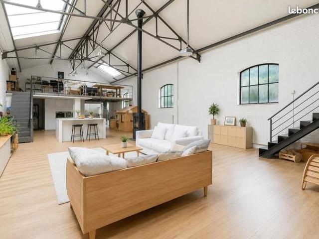 Maison 5 pièces 270 m²