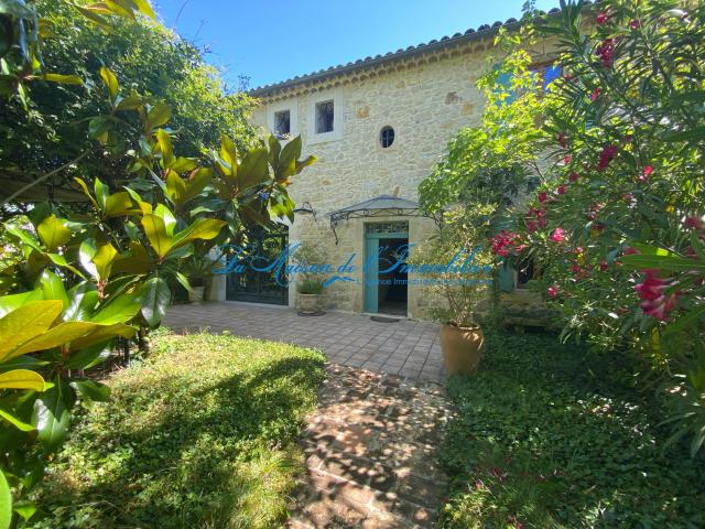 Maison 5 pièces 270 m²