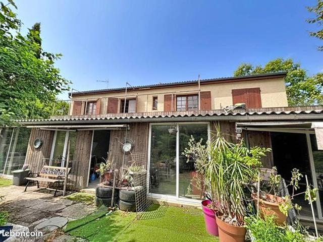 Maison 5 pièces 271 m²