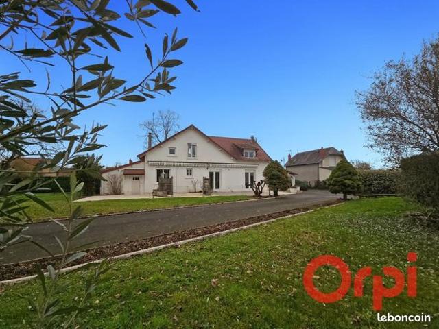 Maison 5 pièces 272 m²