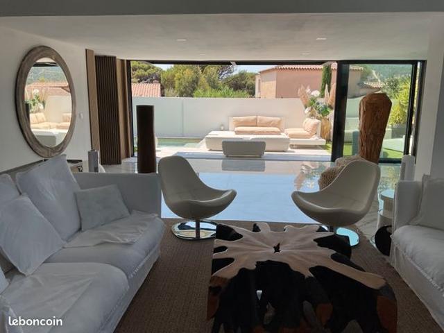 Maison 5 pièces 272 m²
