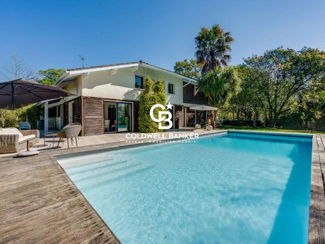 Maison 5 pièces 272 m²
