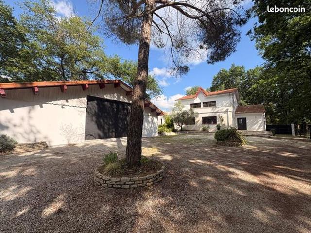 Maison 5 pièces 273 m²