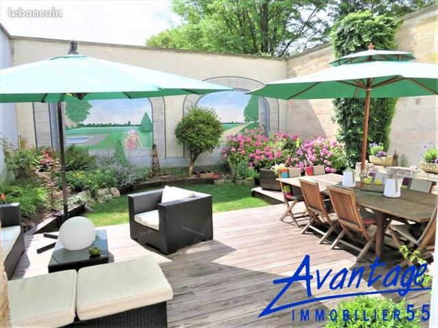 Maison 5 pièces 288 m²