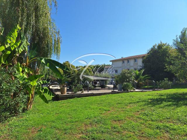Maison 5 pièces 280 m²