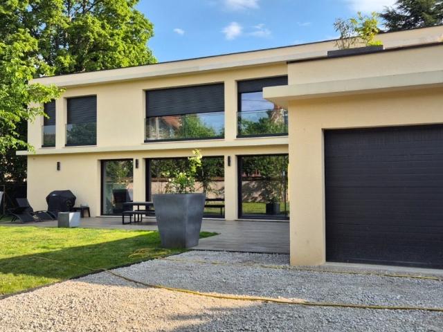 Maison 5 pièces 281 m²