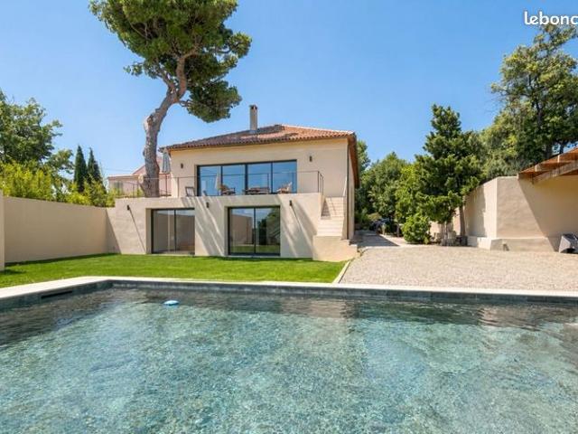Maison 5 pièces 281 m²