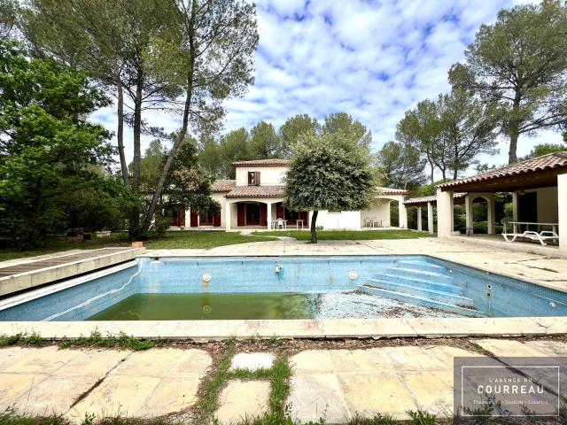 Maison 5 pièces 281 m²