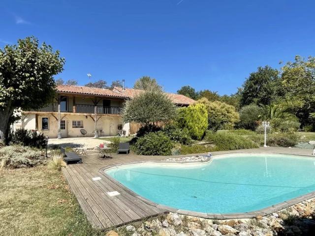 Maison 5 pièces 283 m²