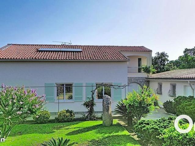 Maison 5 pièces 294 m²