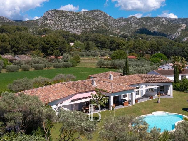 Maison 5 pièces 298 m²
