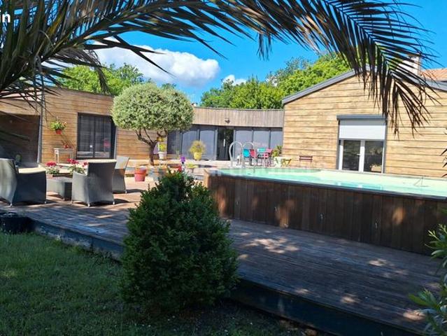 Maison 5 pièces 290 m²