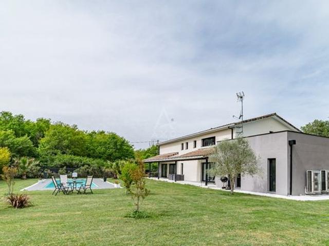 Villa 5 pièces 290 m²