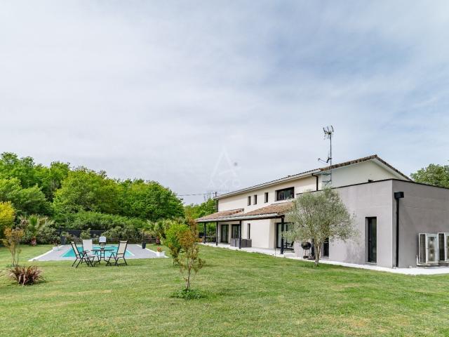 Maison 5 pièces 290 m²