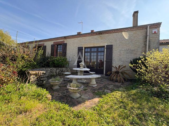 Maison 5 pièces 2 chambres Sainte Radégonde des noyers