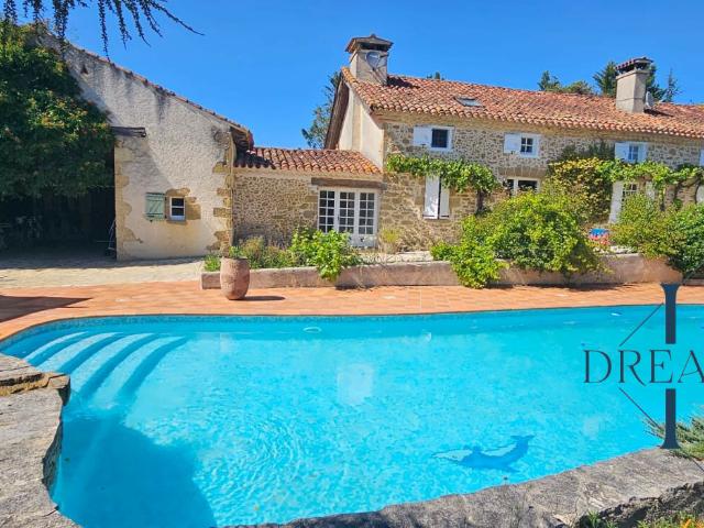 Maison 5 pièces 308 m²