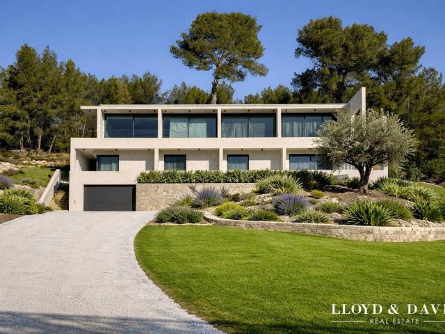 Maison 5 pièces 300 m²