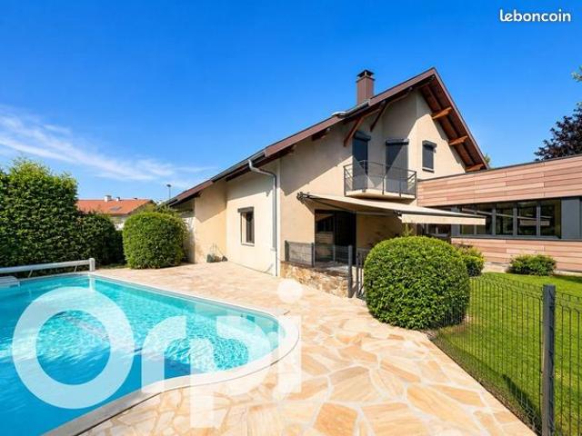 Maison 5 pièces 300 m²