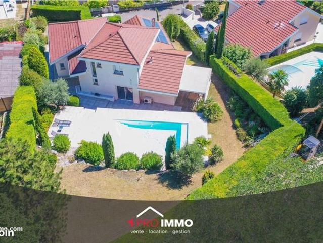 Maison 5 pièces 300 m²