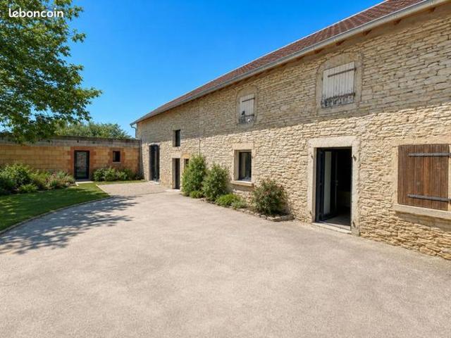 Maison 5 pièces 300 m²